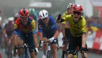 La Vuelta a España: Libra Vingegaard dura caída y conquista la Etapa 2 | Video