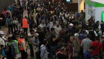 Reanudan actividades en el AICM con 19,500 pasajeros afectados
