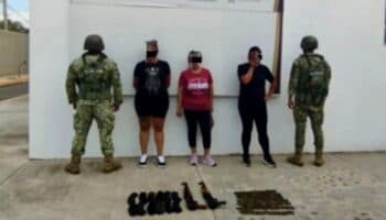 Culiacán | Detienen a tres mujeres con armas, teléfonos y monederos