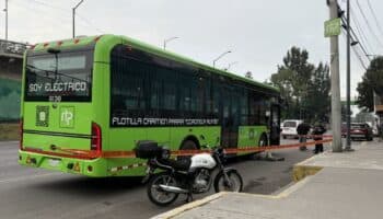 Accidente fatal en Iztapalapa: Persona pierde la vida tras choque de RTP