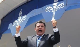 Exmiembros de La Luz del Mundo celebran cargos en contra de Naasón Joaquín García