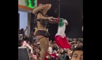 En Chiapas hacen baile erótico con Bandera durante fiestas patrias