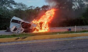 Choque entre un tráiler, un auto particular y un taxi deja 15 muertos en Yucatán