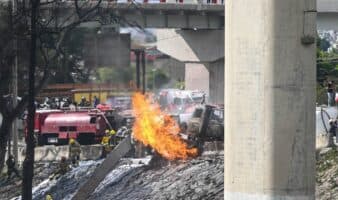 Tanque de la pipa se rompió al chocar con objeto: Fiscalía CDMX; descarta bache