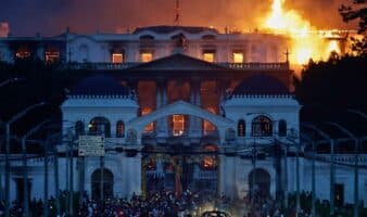 Las 48 horas que incendiaron Nepal: una cronología del pandemonio