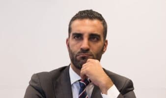 FGJCDMX reporta detención de Simón Levy; él lo niega y denuncia atentado en su contra