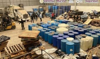 Aseguran 'narcolaboratorio' y 'narcobodegas' con precursores químicos y huachicol en Durango
