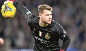 Portero español del Inter de Milan atropella a adulto mayor | Video