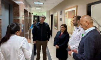 Clara Brugada visita a policías hospitalizados tras marcha del 2 de octubre