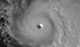 ‘Melissa’ tendrá 24 horas de vientos de 300 km/h; 'potencialmente catastrófico': SMN