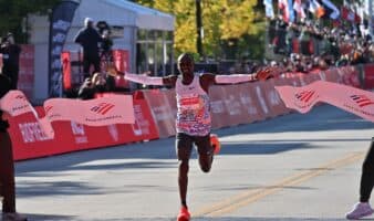 Maratón de Chicago | Jacob Kiplimo destrona a John Korir | Video