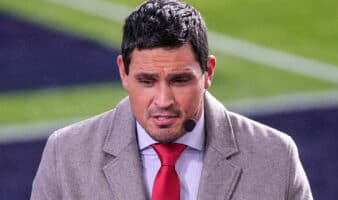 Detienen a Mark Sánchez, exjugador de los Jets, tras ser apuñalado en Indianápolis