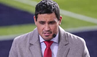 Detienen a Mark Sánchez, exjugador de los Jets, tras ser apuñalado en Indianápolis