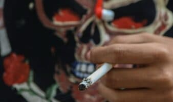 Siete cárteles pelean el negocio de vapeadores y tabaco ilegal en México: Informe