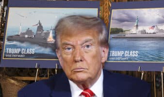 Aristegui en Vivo: Avión de la Marina se desploma en EE.UU.; buques de guerra llevarán nombre de Trump (23/12/2025)