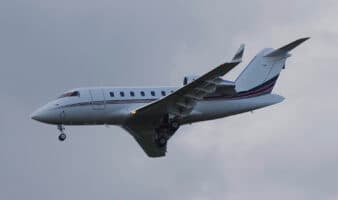 Un avión privado con ocho personas a bordo se estrella en un aeropuerto de Maine