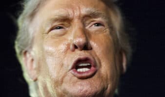 Zovatto alerta sobre una presidencia 'imperial sin límites' de Trump y un mundo en 'recesión democrática'