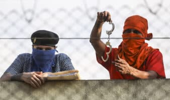 Guatemala no negociará con pandilleros que tomaron como rehenes a 46 guardias en tres cárceles