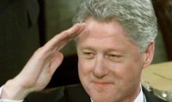 Clinton declara ante el Congreso que 'no sabía nada' sobre los crímenes de Epstein