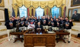 Invita Trump al equipo varonil de hockey y a Erika Kirk a su discurso en el Capitolio | Video