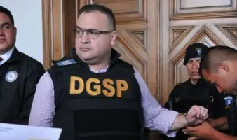 Dictan prisión preventiva justificada a Javier Duarte por presunto desvío de 5mdp