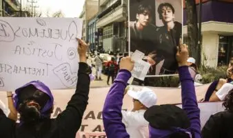 Fans de BTS protestan en Profeco contra "abusos" en venta de boletos