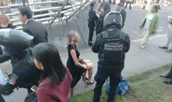 Colapsan gradas en toma de foto de generación: ahora 18 lesionados en Universidad Veracruzana