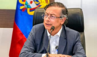 Petro denuncia posible bombardeo desde Ecuador tras hallazgo de explosivo en la frontera
