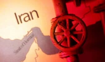General iraní amenaza con incendiar cualquier petrolero que intente cruzar el estrecho de Ormuz