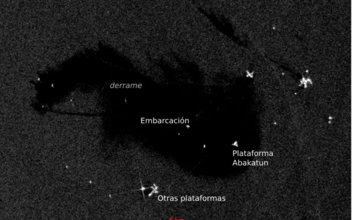 Imágenes satelitales apuntan a omisiones del gobierno ante derrame petrolero, afirman organizaciones
