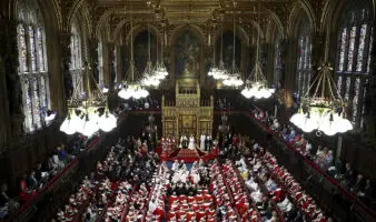 Fin de una era: la Cámara de los Lores elimina a los últimos 92 pares hereditarios