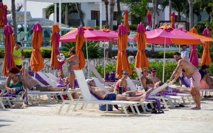 El turismo internacional en México crece un 10 % en enero... pero extranjeros gastan menos: INEGI