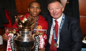 Ashley Young cuelga los zapatos de futbol a los 40 años de edad | Video