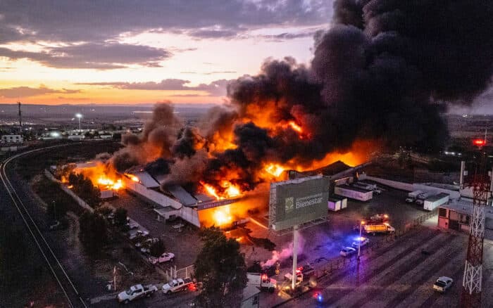 Incendio consume bodegas de Alimentación para el Bienestar en Zacatecas tras protesta de productores