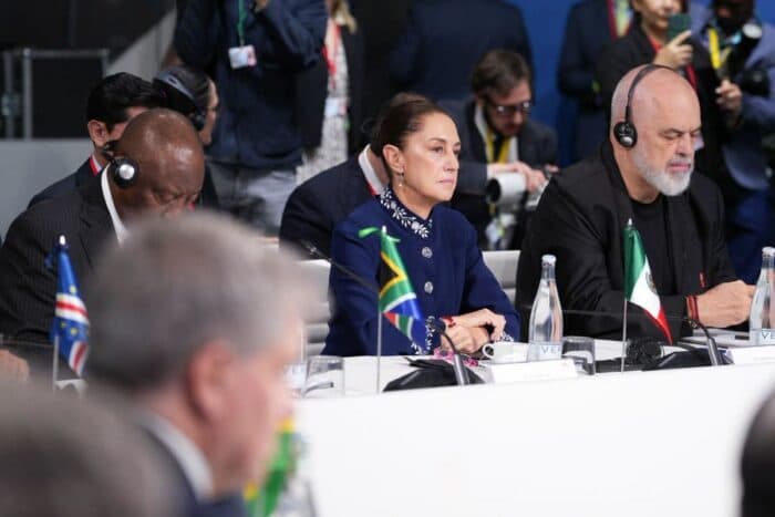 Propone Sheinbaum en Barcelona usar 10% del gasto militar global en reforestación