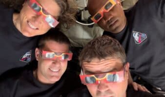 Artemis II regresa a la Tierra: a más de 40 mil km/h y casi 3 mil grados de temperatura