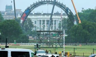 Construyen estadio en la Casa Blanca para velada de la UFC por el cumpleaños 80 de Trump