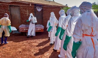 OMS eleva a más de 900 los casos sospechosos de ébola en RDC; más de 100 contagios confirmados