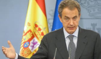 Imputan al expresidente español Zapatero por tres delitos en caso de rescate de compañía aérea