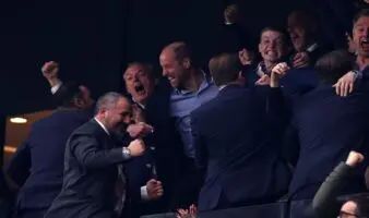 Europa League | Así celebró el Príncipe Guillermo la victoria de Aston Villa en Estambul | Video