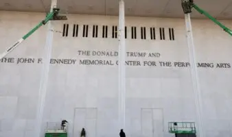 Premios 'Kennedy Center' cambian de sede en medio de disputa por el nombre de Trump