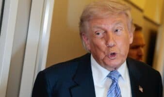Trump dice que puede 'dar un vuelco' a Cuba; espera que la isla esté de su lado y no de China