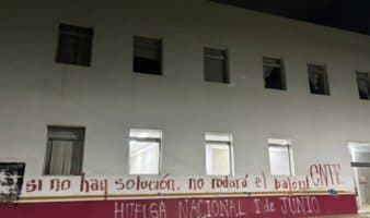 Vandalizan sede de Morena en Oaxaca con mensajes en apoyo a la CNTE