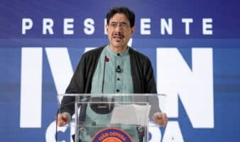 Colombia: Cepeda pide calma tras triunfo de De la Espriella