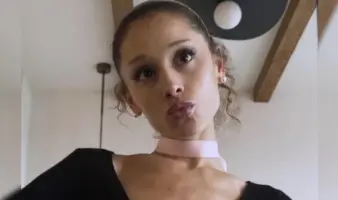 Ariana Grande demanda por filtración de canciones inéditas