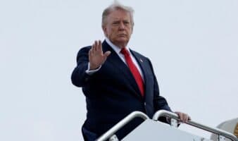 Trump frena bombardeos contra Irán para negociar