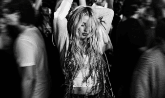 Ellie Goulding demanda a sus exmánagers por Live Nation