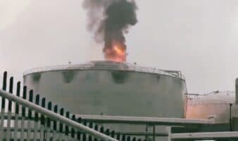 Tormenta eléctrica provoca incendio en tanque de Terminal Pajaritos en Veracruz