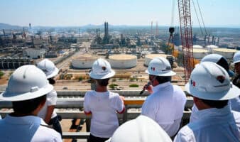 Pemex 'regala' crudo a refinación para mejorar sus resultados financieros: Barnés
