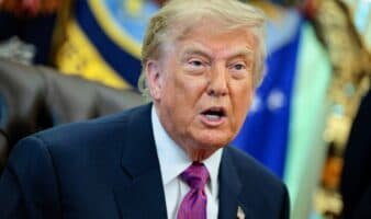 Trump pide a Putin poner fin a la guerra en Ucrania